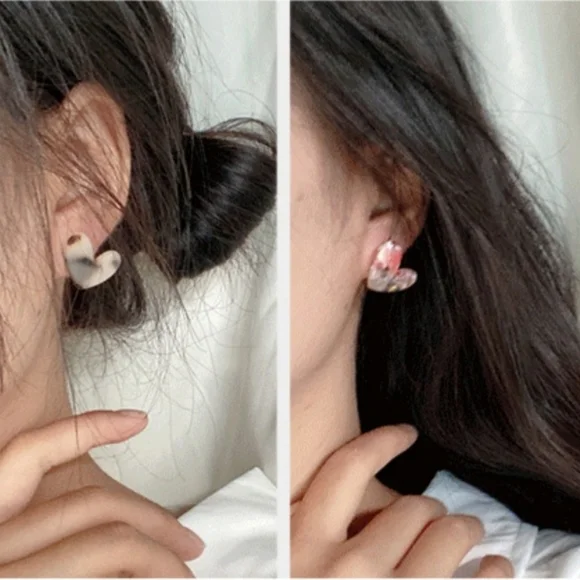 Clara Colorful Heart Studs 15 - Picture 3 of 4